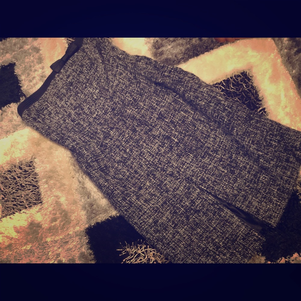 Woman’s size M/L wool long skirt